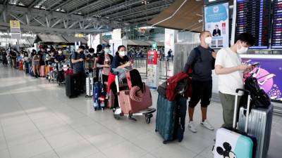 m’sians-in-thailand-rush-home-to-beat-movement-control-order-deadline