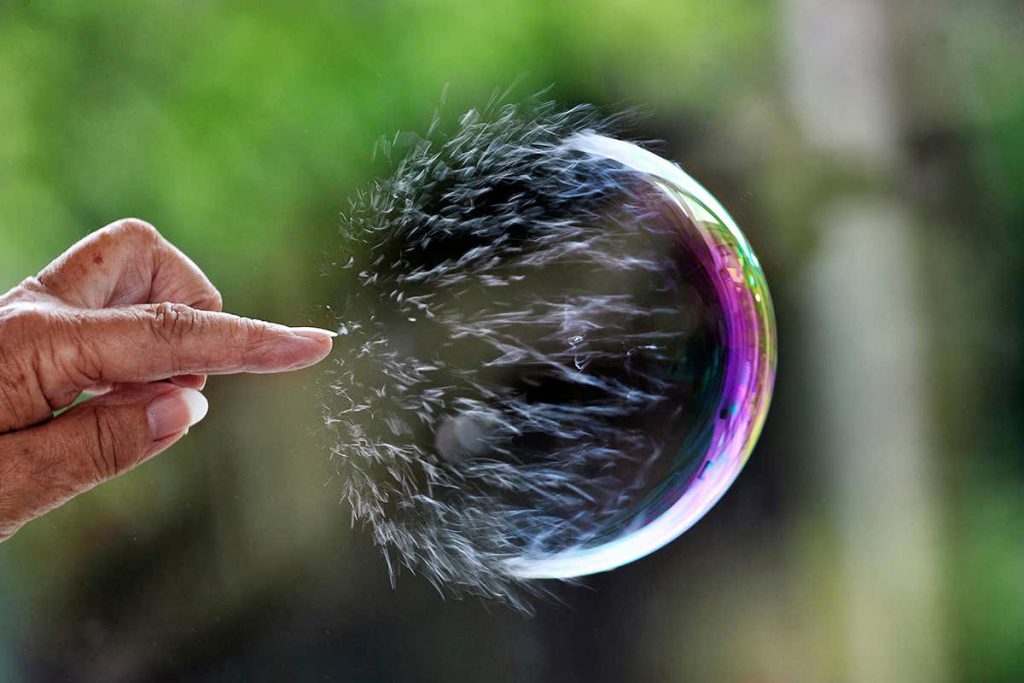 we’ve-figured-out-why-bubbles-make-a-‘pop’-sound-when-they-burst