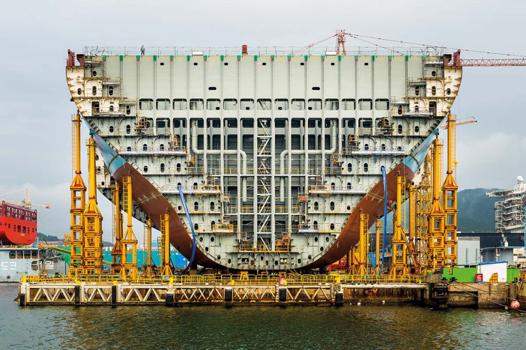 peer-into-a-giant,-half-formed-ship-that-can-hold-18,000-containers