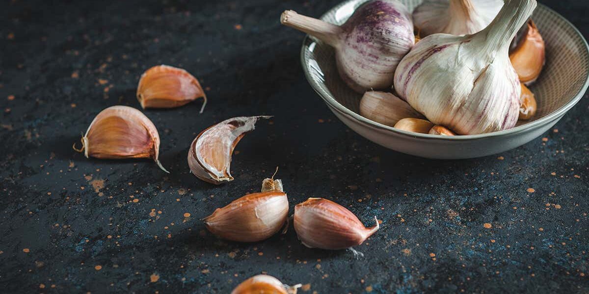 use-the-science-of-garlic-to-bring-sweetness-or-fire-to-your-food use-the-science-of-garlic-to-bring-sweetness-or-fire-to-your-food
