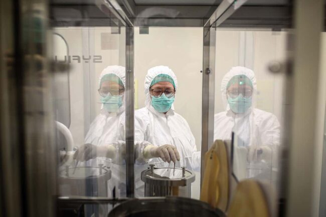 the-race-to-test-coronavirus-antiviral-drugs-and-vaccines-is-under-way the-race-to-test-coronavirus-antiviral-drugs-and-vaccines-is-under-way