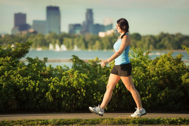 higher-step-count-linked-to-lower-yearly-risk-of-death,-up-to-a-point higher-step-count-linked-to-lower-yearly-risk-of-death,-up-to-a-point