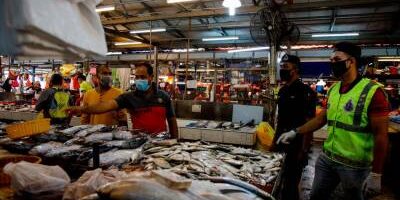 covid-19:-chow-kit-market-remains-busy,-but-with-close-monitoring covid-19:-chow-kit-market-remains-busy,-but-with-close-monitoring