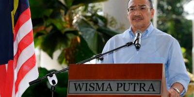 govt-needs-over-rm50m-to-bring-back-malaysians-from-us,-uk,-says-hishammuddin govt-needs-over-rm50m-to-bring-back-malaysians-from-us,-uk,-says-hishammuddin
