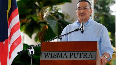 govt-needs-over-rm50m-to-bring-back-malaysians-from-us,-uk,-says-hishammuddin