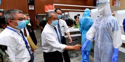 muhyiddin-visits-maeps-low-risk-patient-quarantine-&-treatment-centre muhyiddin-visits-maeps-low-risk-patient-quarantine-&-treatment-centre