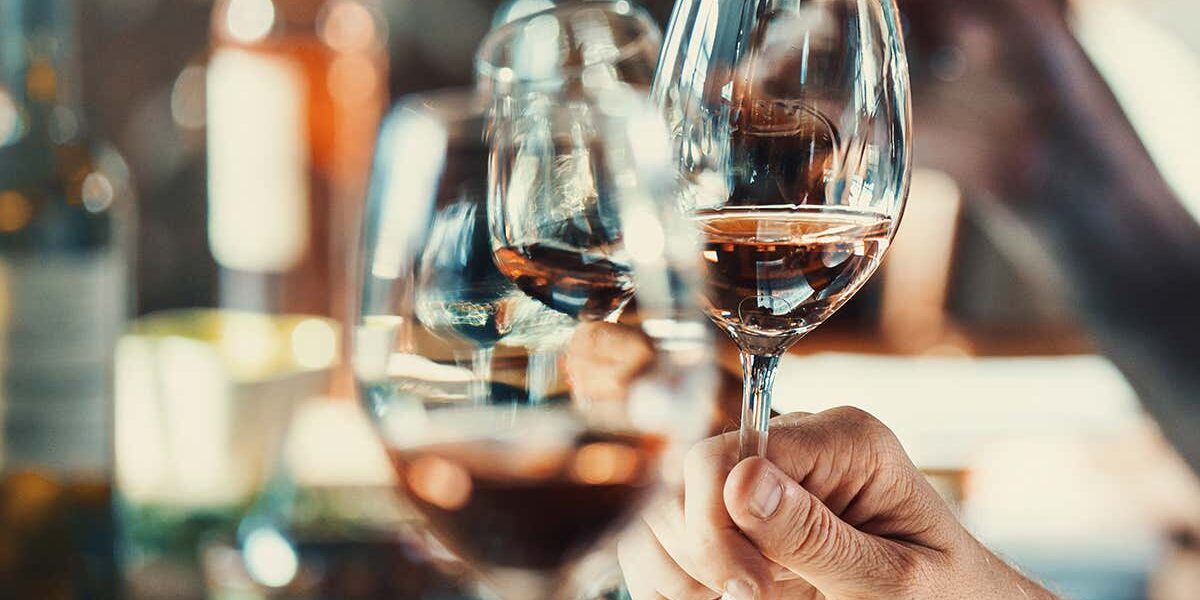 we-now-know-what-causes-wine-‘legs’-to-drip-down-inside-a-glass we-now-know-what-causes-wine-‘legs’-to-drip-down-inside-a-glass