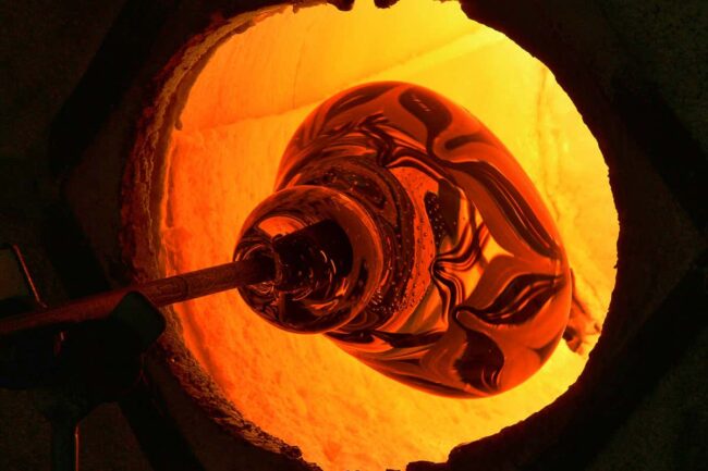 deepmind-ai-can-understand-the-unusual-atomic-structure-of-glass deepmind-ai-can-understand-the-unusual-atomic-structure-of-glass